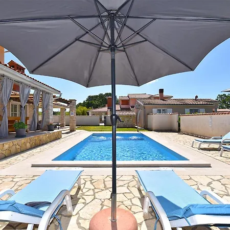 Villa With Pool In Vodnjan-vodnjan *
